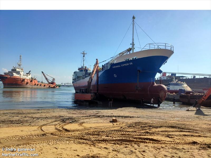 kariangau express 08 (General Cargo Ship) - IMO 9133032, MMSI 525700576, Call Sign YCXJ2 under the flag of Indonesia