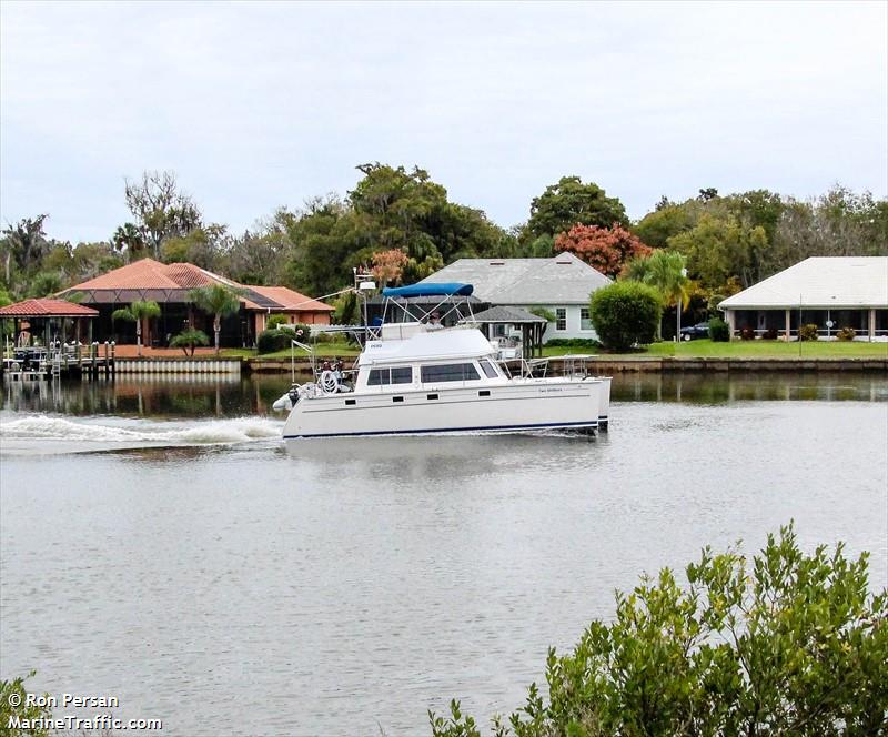 two drifters (Pleasure craft) - IMO , MMSI 338363425 under the flag of USA