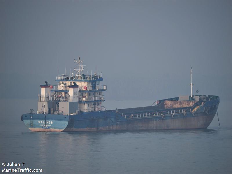 stl h18 (Motor Hopper) - IMO 9782443, MMSI 544177120, Call Sign C2DE2 under the flag of Nauru