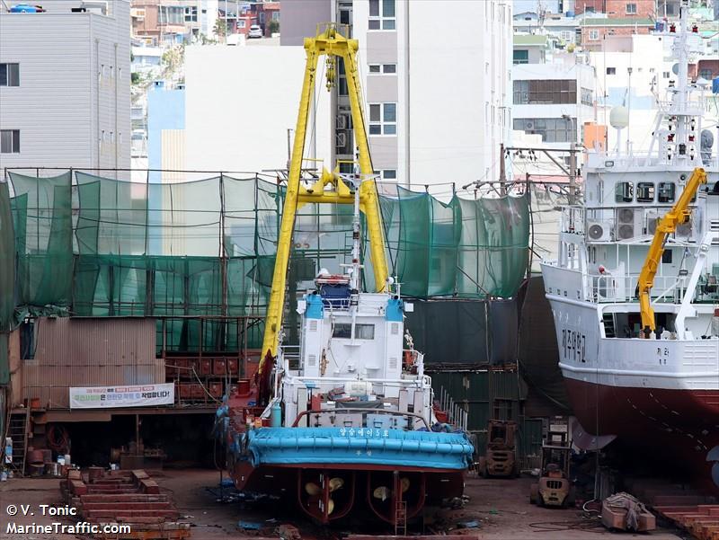 yang seung a-5 ho (Dredging or UW ops) - IMO , MMSI 440203810, Call Sign 210015 under the flag of Korea