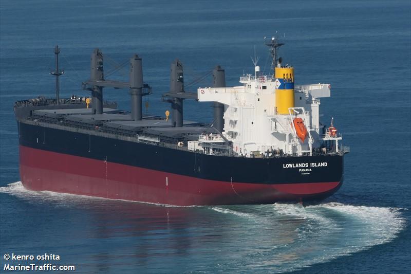 lowlands island (Bulk Carrier) - IMO 9984534, MMSI 352003250, Call Sign 3E7422 under the flag of Panama