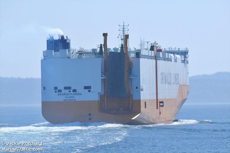 grande florida (Vehicles Carrier) - IMO 9782716, MMSI 247440400, Call Sign IBRH under the flag of Italy