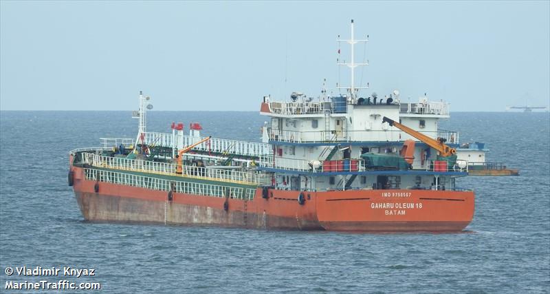 gaharu oleum 18 (Oil Products Tanker) - IMO 9750567, MMSI 525021356, Call Sign PLIF under the flag of Indonesia