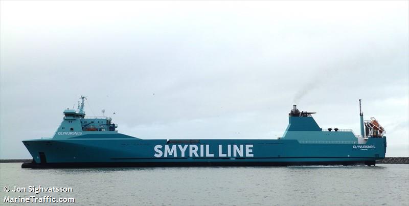 glyvursnes (Ro-Ro Cargo Ship) - IMO 9198977, MMSI 231887000, Call Sign OZ2214 under the flag of Faeroe Islands