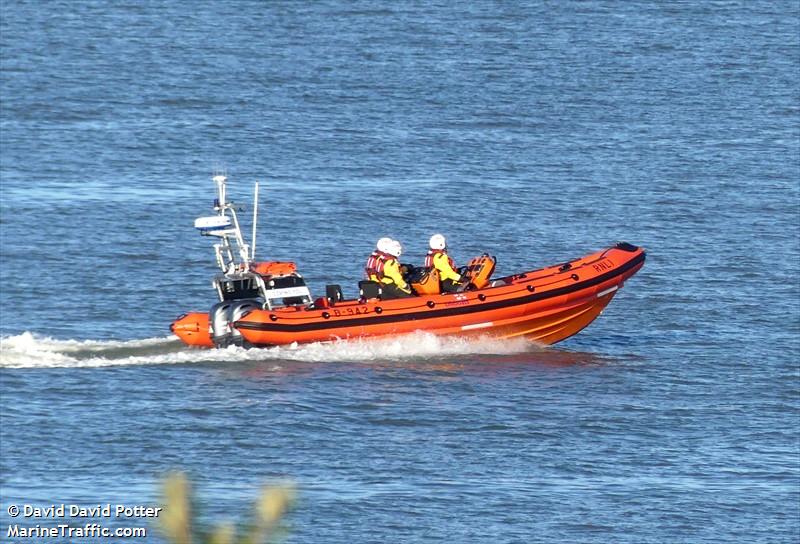 rnli lifeboat b-942 (SAR) - IMO , MMSI 232046513 under the flag of United Kingdom (UK)