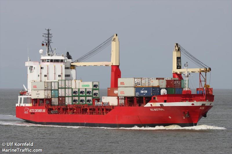 ilha da madeira (Container Ship) - IMO 9202077, MMSI 255915714, Call Sign CQ2172 under the flag of Madeira