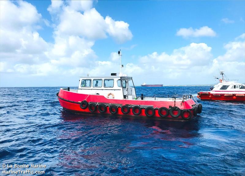 la bonite 3 (Port tender) - IMO , MMSI 645538000 under the flag of Mauritius