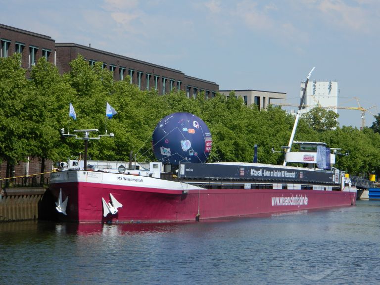 jenny (Cargo ship) - IMO , MMSI 211169600, Call Sign DA4667 under the flag of Germany