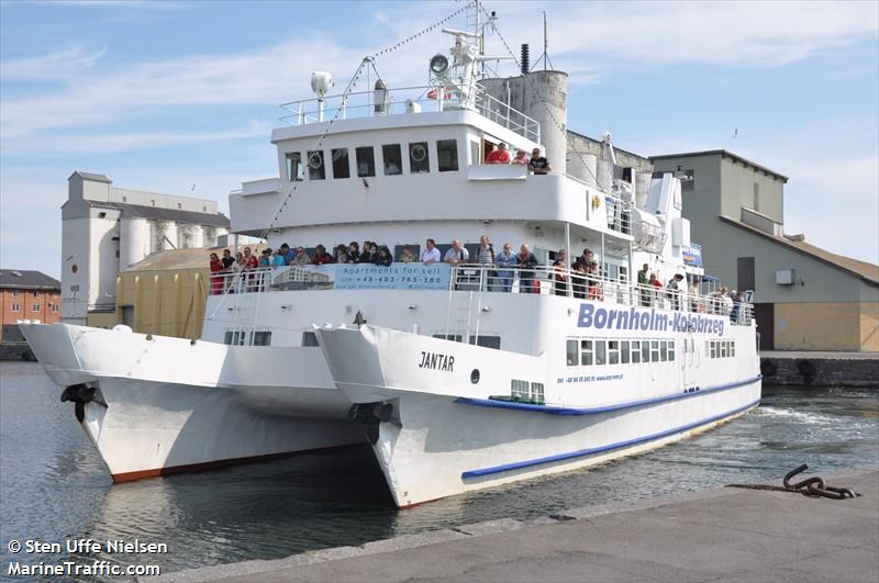 jantar (Passenger Ship) - IMO 8418708, MMSI 261007320, Call Sign SPS2512 under the flag of Poland