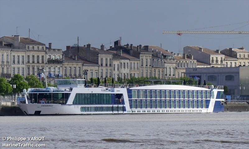 amadolce (Passenger ship) - IMO , MMSI 269057293, Call Sign HE7293 under the flag of Switzerland