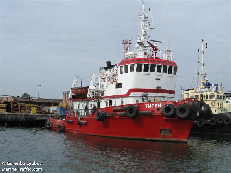 titan (Tug) - IMO 7368619, MMSI 272307000, Call Sign ENLW under the flag of Ukraine