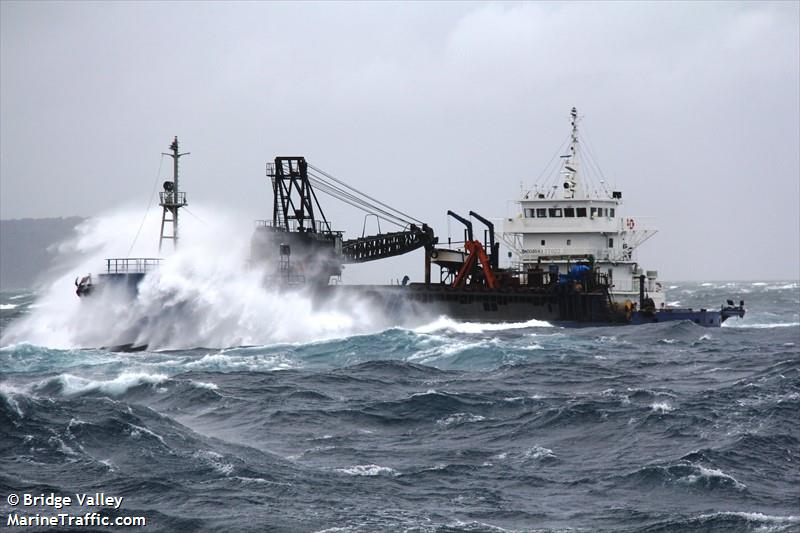 hayatomo maru (Pusher Tug) - IMO , MMSI 431501734, Call Sign JL6691 under the flag of Japan