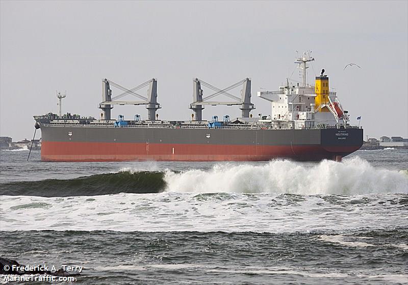 neutrino (Bulk Carrier) - IMO 9640619, MMSI 538004586, Call Sign V7XW3 under the flag of Marshall Islands