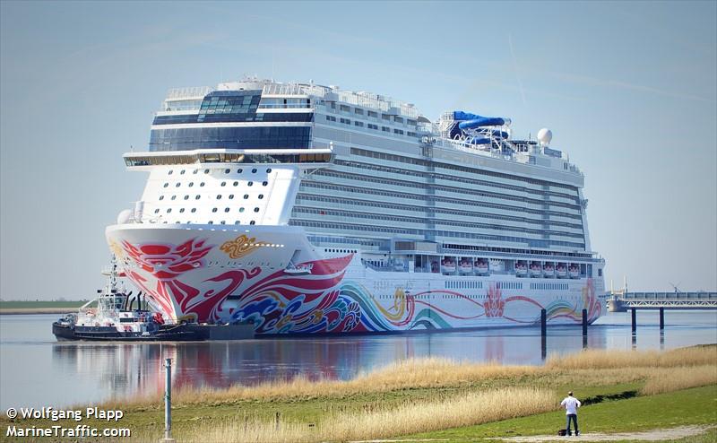 norwegian joy (Passenger (Cruise) Ship) - IMO 9703796, MMSI 311000599, Call Sign C6CX3 under the flag of Bahamas