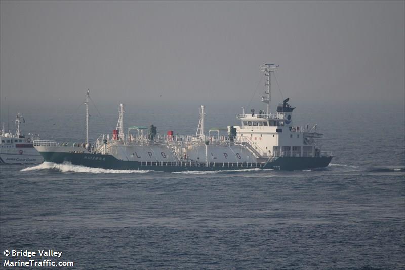 ryoka maru no.103 (LPG Tanker) - IMO , MMSI 431401796, Call Sign JG5593 under the flag of Japan