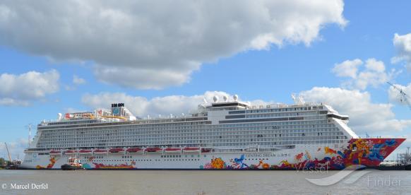 genting dream (Passenger (Cruise) Ship) - IMO 9733105, MMSI 311000319, Call Sign C6BO5 under the flag of Bahamas