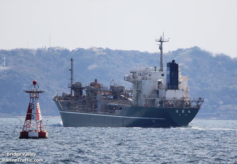 seiei maru (Cement Carrier) - IMO 9033012, MMSI 431401143, Call Sign JM6132 under the flag of Japan