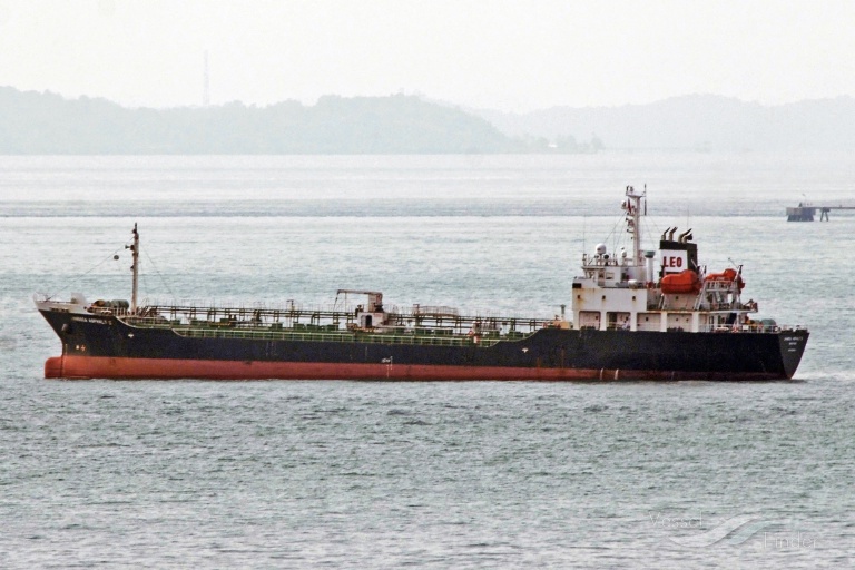 pusaka abadi (Bitumen Tanker) - IMO 9288162, MMSI 533131107, Call Sign 9M2072 under the flag of Malaysia