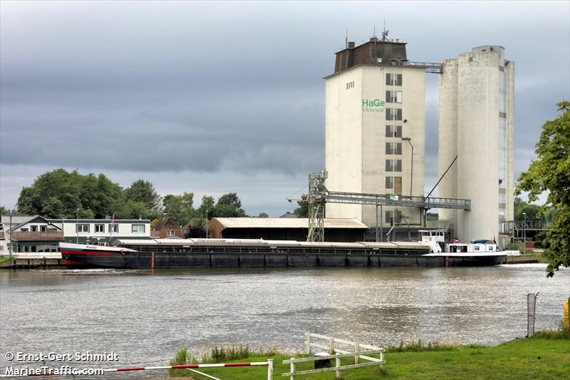 pinnau (Cargo ship) - IMO , MMSI 211511440, Call Sign DC2340 under the flag of Germany