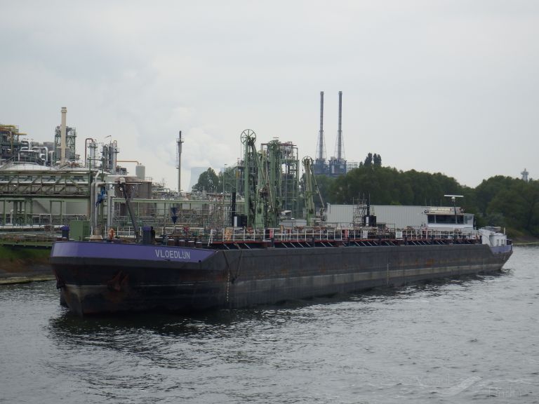 vloedlijn (Tanker) - IMO , MMSI 211549530, Call Sign DK5512 under the flag of Germany