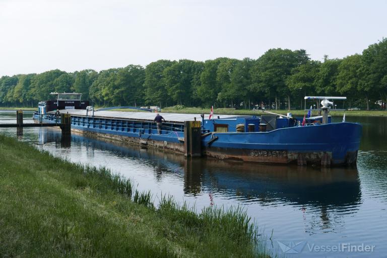 vivarium (Cargo ship) - IMO , MMSI 211667570, Call Sign DC7867 under the flag of Germany