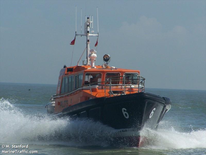 estuary warden (Pilot) - IMO , MMSI 235004248, Call Sign MRXM2 under the flag of United Kingdom (UK)