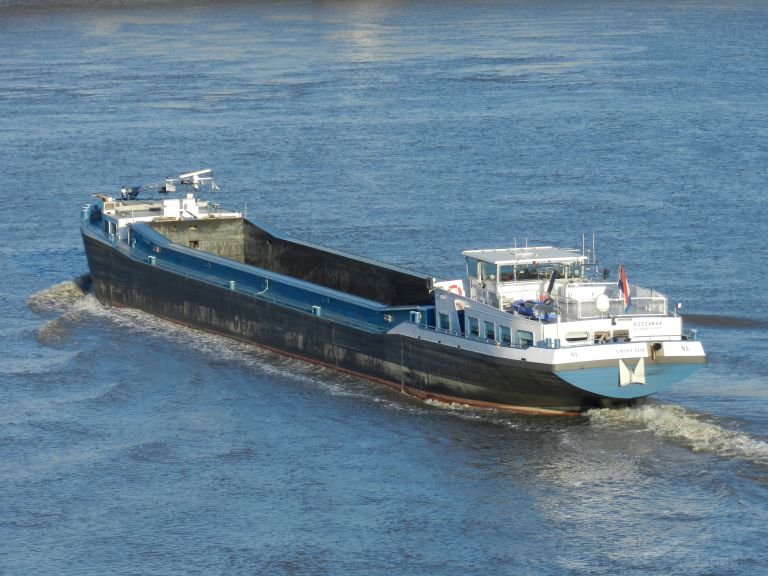 amistade (Cargo ship) - IMO , MMSI 244700827, Call Sign PF2381 under the flag of Netherlands