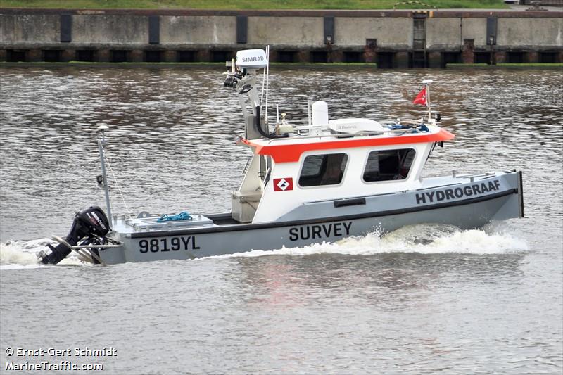 hydrograaf survey (Port tender) - IMO , MMSI 244810846, Call Sign PC2201 under the flag of Netherlands