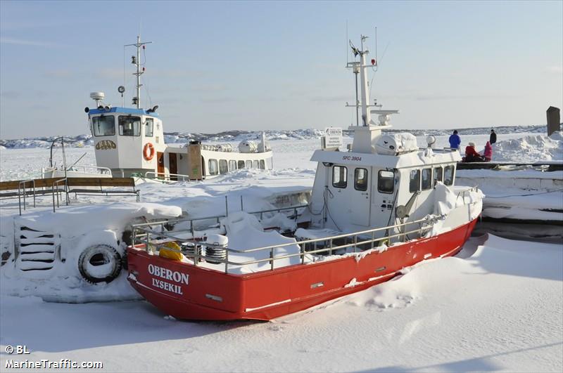 seaworker (Diving ops) - IMO , MMSI 265623140, Call Sign SFC3904 under the flag of Sweden