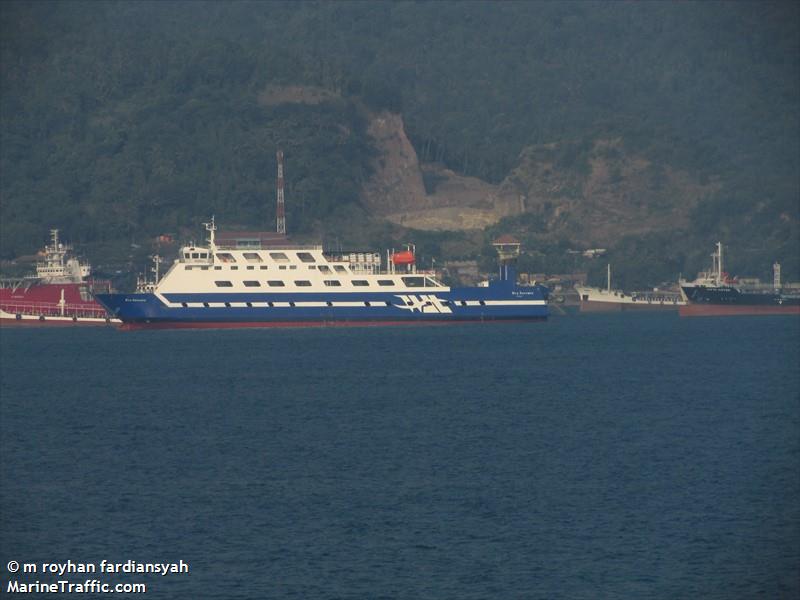 wira kencana (Passenger/Ro-Ro Cargo Ship) - IMO 9819478, MMSI 525100375, Call Sign YBPQ2 under the flag of Indonesia