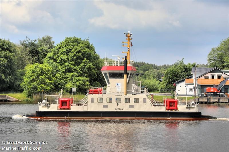 oppeln (Passenger ship) - IMO , MMSI 211445200, Call Sign DBMT under the flag of Germany