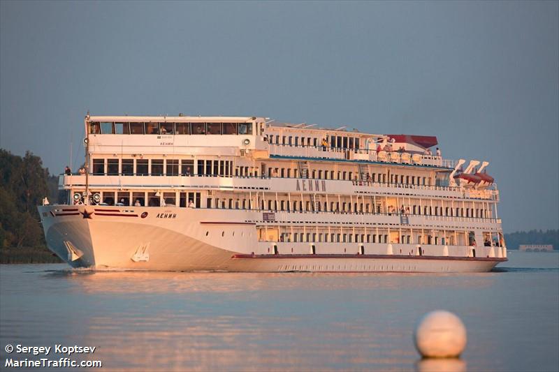 lenin (Passenger ship) - IMO 8707678, MMSI 273362090, Call Sign LENIN under the flag of Russia