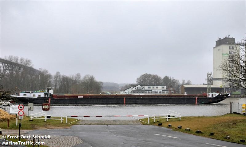 castor (Cargo ship) - IMO , MMSI 211588220, Call Sign DJ5764 under the flag of Germany