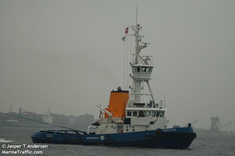 joulius (Pusher Tug) - IMO 8802064, MMSI 219850000, Call Sign OWQY2 under the flag of Denmark