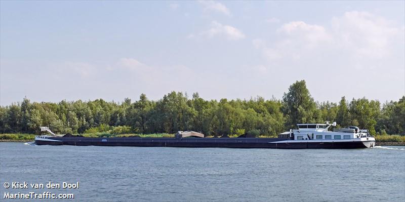 menapier (Cargo ship) - IMO , MMSI 244025735, Call Sign PD5333 under the flag of Netherlands