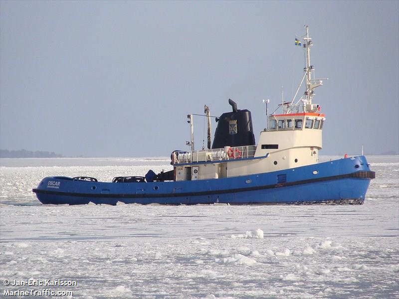 oscar (Tug) - IMO , MMSI 265568280, Call Sign SHNO under the flag of Sweden