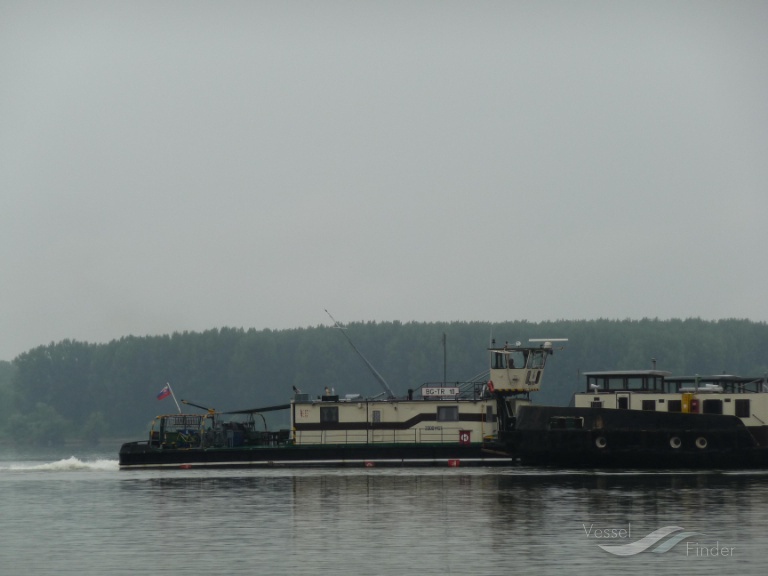 bgtr102barge (Unknown) - IMO , MMSI 267210001, Call Sign 1111 under the flag of Slovakia