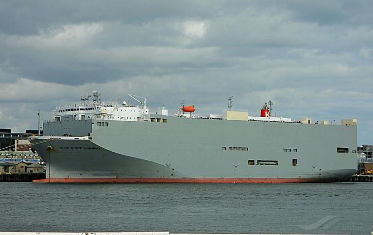 blue ridge highway (Vehicles Carrier) - IMO 9510151, MMSI 355558000, Call Sign 3FEY4 under the flag of Panama