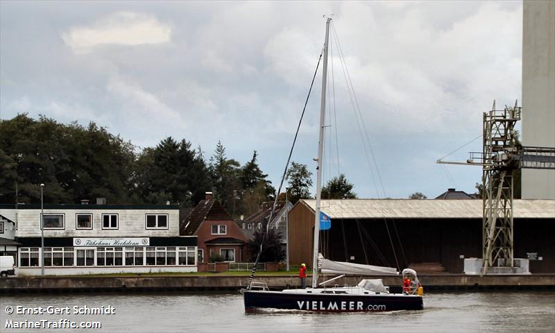 blue (Pleasure craft) - IMO , MMSI 211405900, Call Sign DG5361 under the flag of Germany