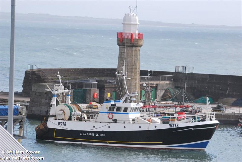 a la garde de dieu (Fishing vessel) - IMO , MMSI 250001121, Call Sign EICU3 under the flag of Ireland
