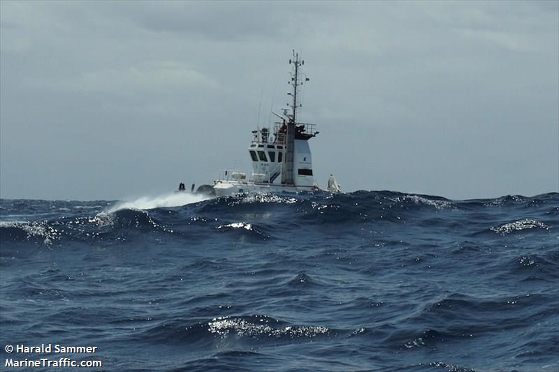 ponta do pargo (Tug) - IMO 9356270, MMSI 255627000, Call Sign CSKR under the flag of Madeira