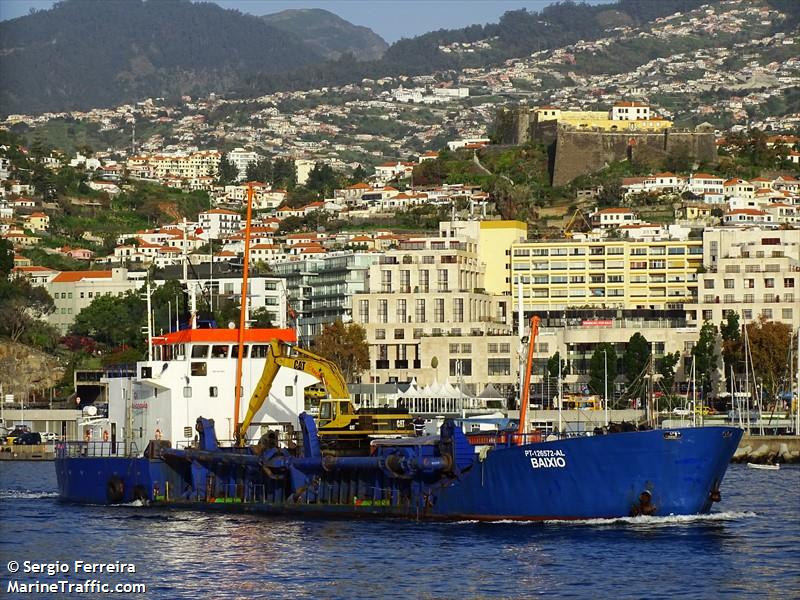 baixio (Hopper Dredger) - IMO 8010661, MMSI 255978000, Call Sign CQTC under the flag of Madeira