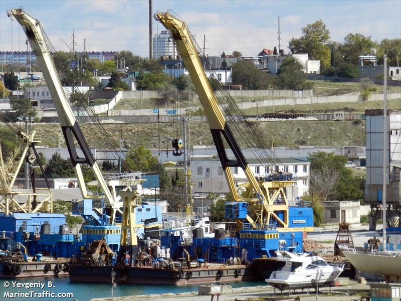 chernomorets-3 (Crane Ship) - IMO 8933631, MMSI 273374140 under the flag of Russia