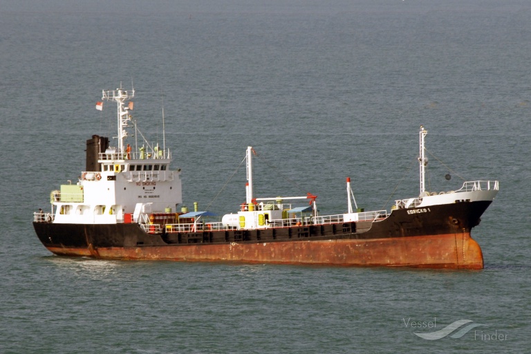 mt edricko 1 (Bitumen Tanker) - IMO 8223505, MMSI 525015113, Call Sign YDQO under the flag of Indonesia