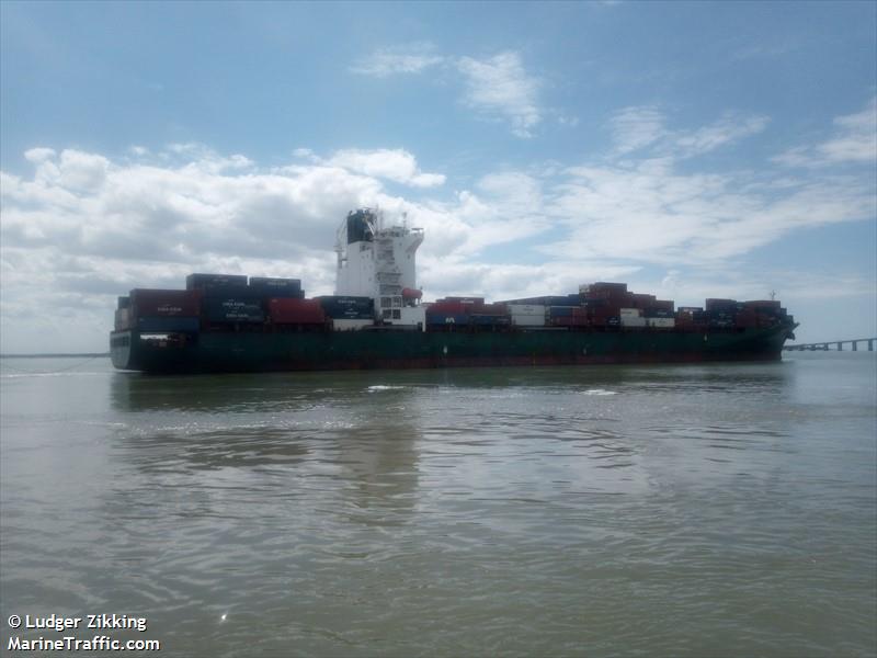 eleni t (Container Ship) - IMO 9397585, MMSI 538007684, Call Sign V7EY9 under the flag of Marshall Islands