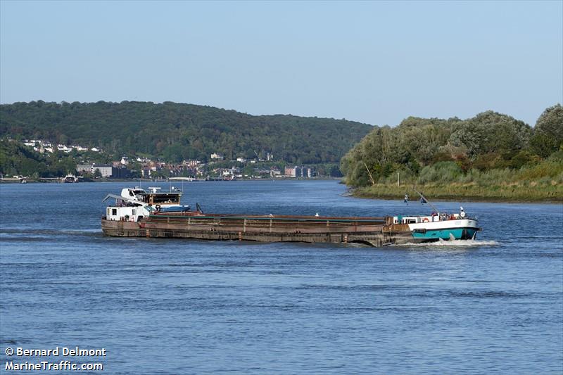 zeus (Cargo ship) - IMO , MMSI 226007690, Call Sign FM4246 under the flag of France