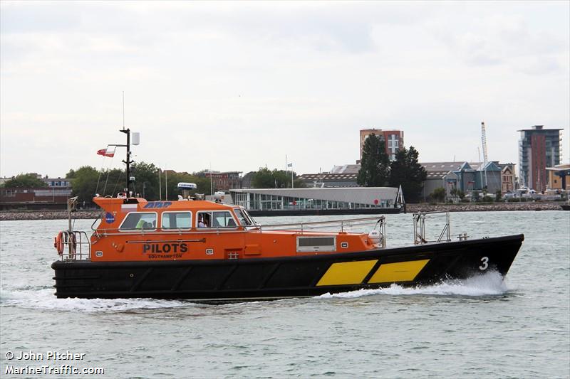 pilot boat hamstead (Pilot) - IMO , MMSI 235013829, Call Sign MCTH3 under the flag of United Kingdom (UK)