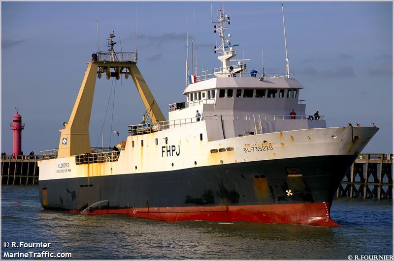 fv klondyke (Fish Factory Ship) - IMO 8714322, MMSI 227360000, Call Sign FHPJ under the flag of France