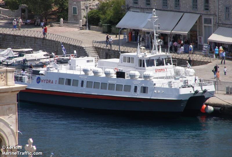 giannis s (Passenger Ship) - IMO 8112706, MMSI 239463000, Call Sign 5VIC4 under the flag of Greece