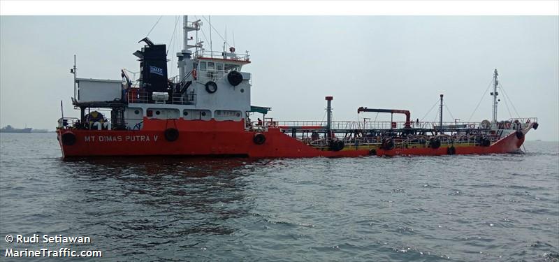 mt.dimas putra v (Oil Products Tanker) - IMO 8865535, MMSI 525021359, Call Sign PKRV under the flag of Indonesia